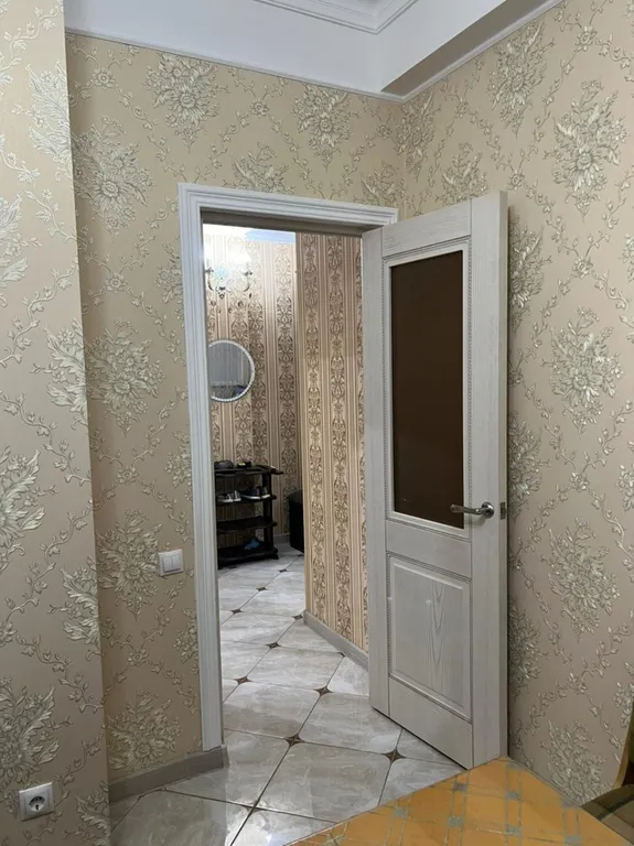 Квартира на берегу моря с видом на горы и крепость