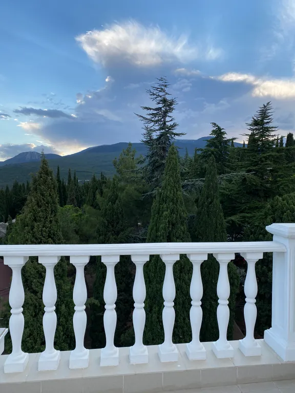 Стильные апартаменты с видом на море в историческом центре курорта