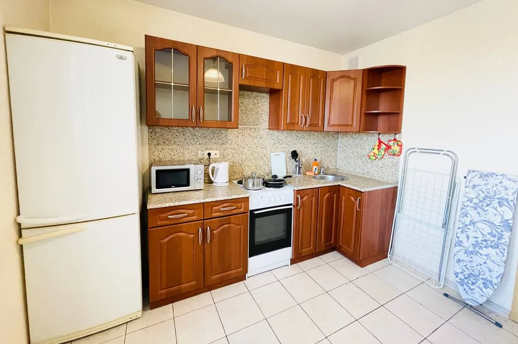 Апартаменты комфорт в центре с дополнительным диваном рядом с ОКБ