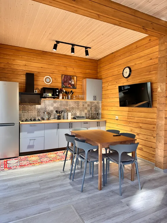 Новый круглогодичный коттедж из бруса на берегу Катуни