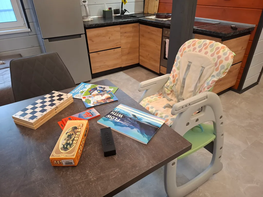 Дом в лесу с большой террасой