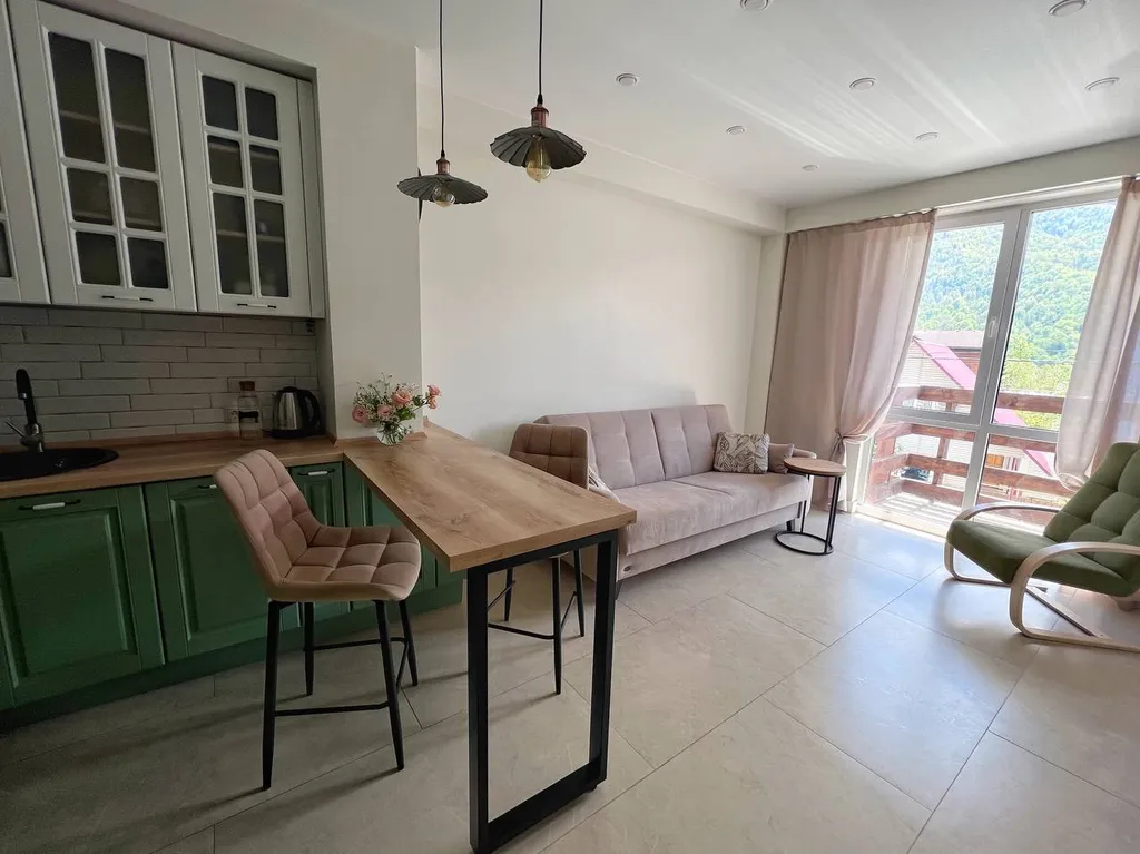 Квартира с балконом и невероятным видом на горы