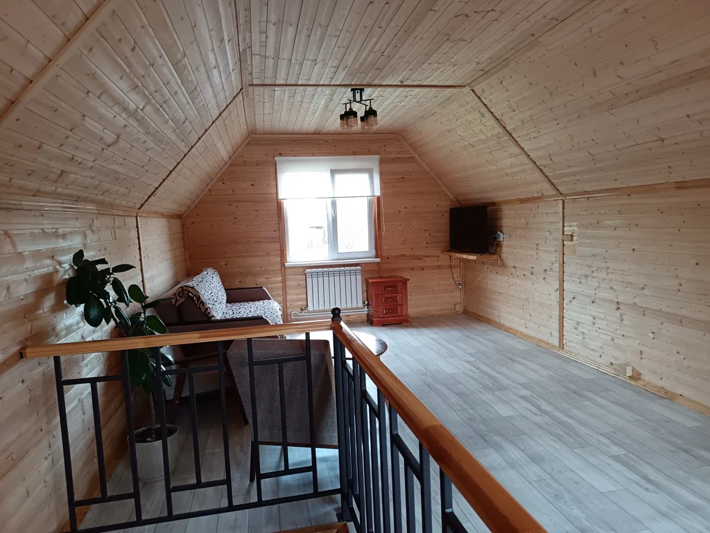 Частный двухэтажный новый дом