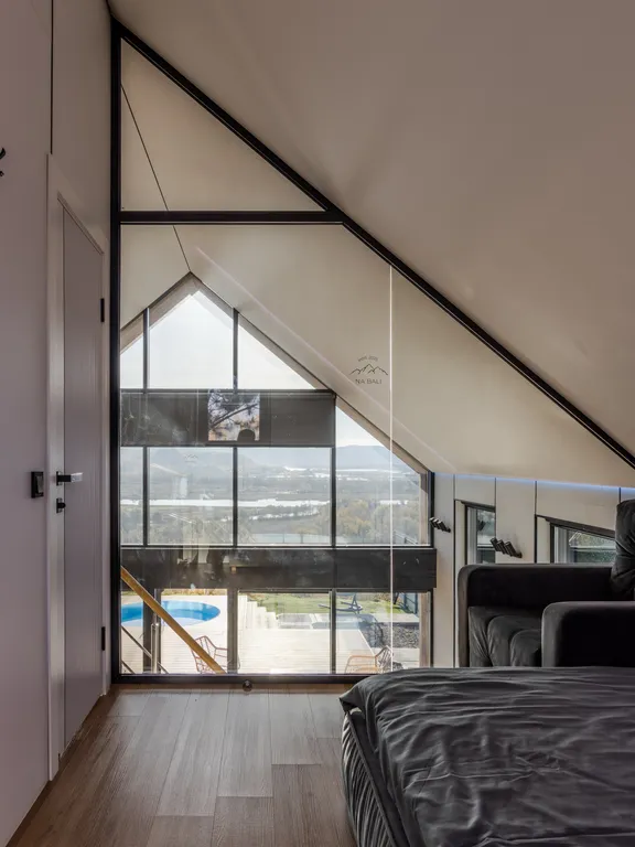 Дом Барн премиум класса с уникальным видом на горы и реку Сок