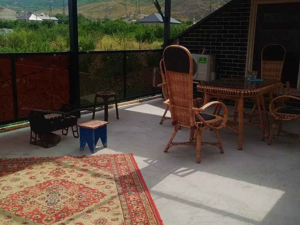 Домик у каньона