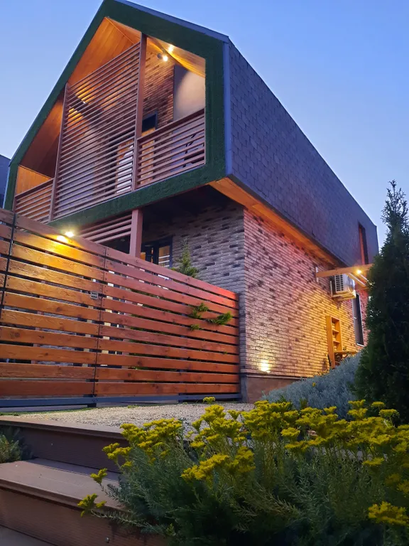 Дом с минибассейном