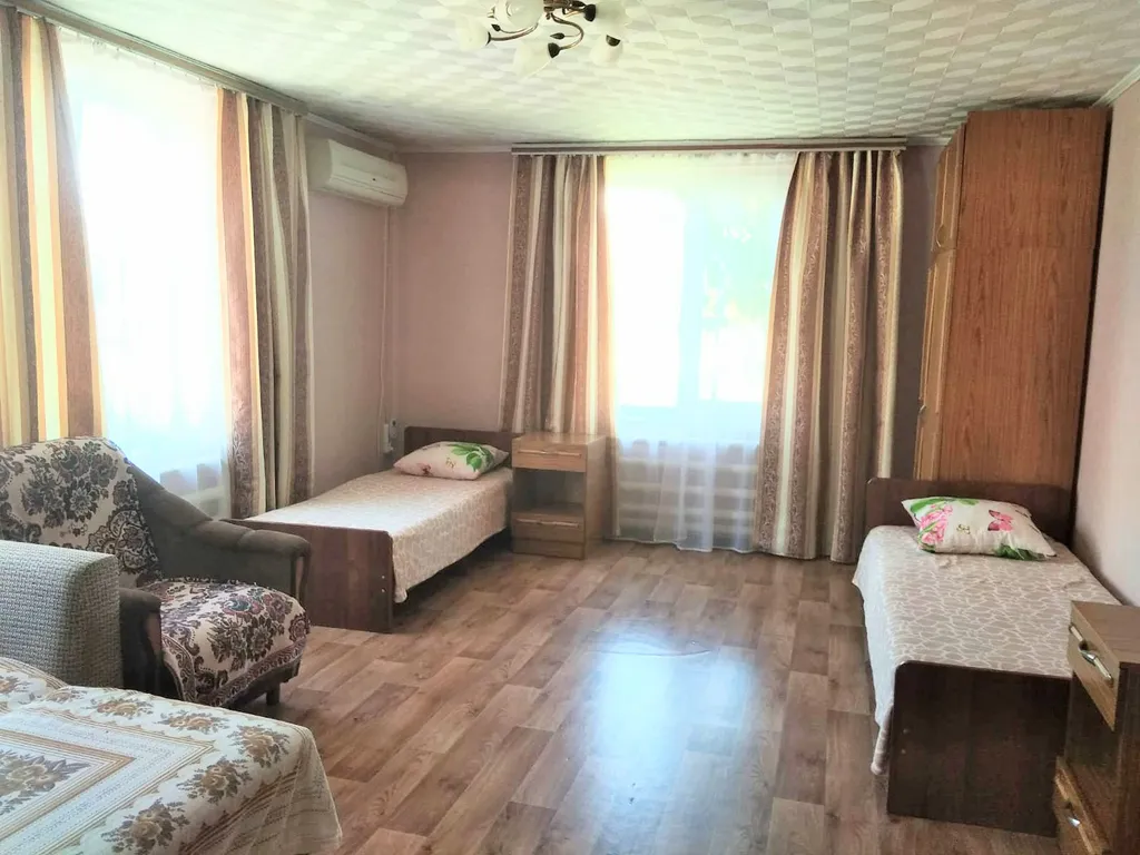 Коттеджи с бассейном