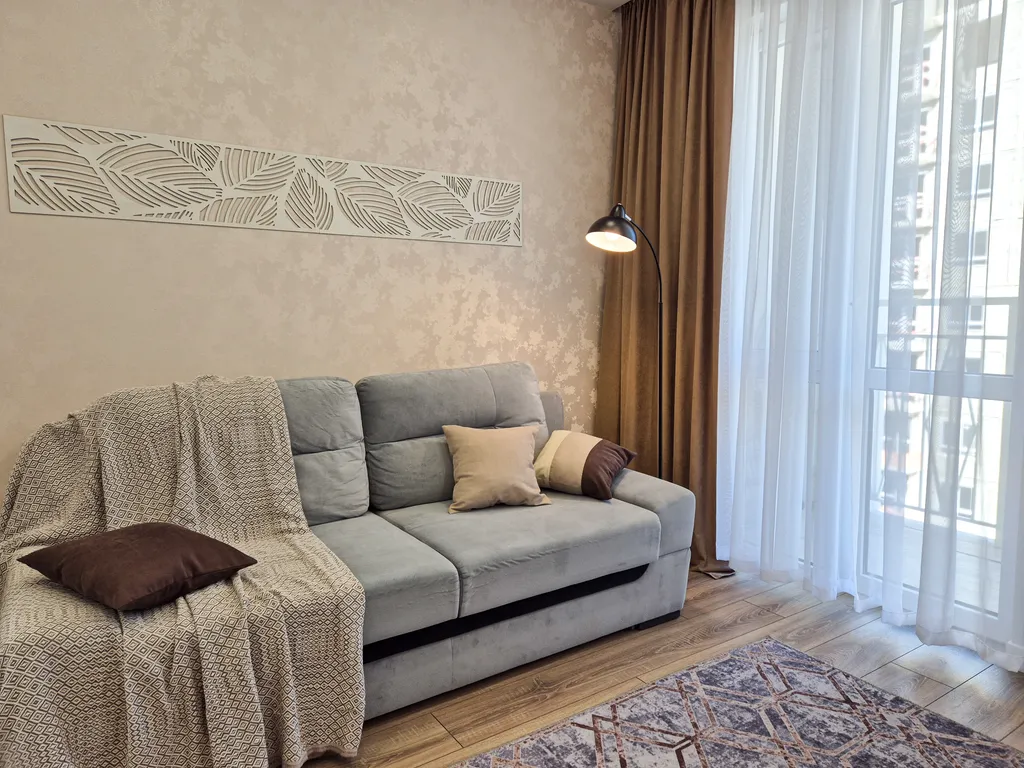 Потрясающая квартира с двумя балконами и видом на реку, лес и горы