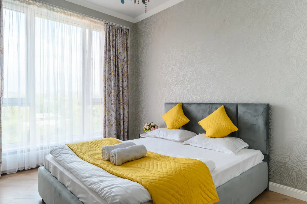 Трехкомнатная квартира с видом на горы в центре города