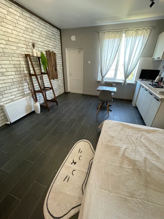 Студия у Яшмового пляжа