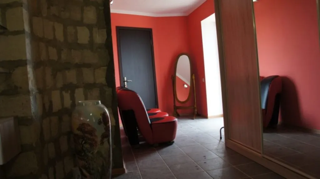 Квартира 3-комнатная Квартира — Кучугуры