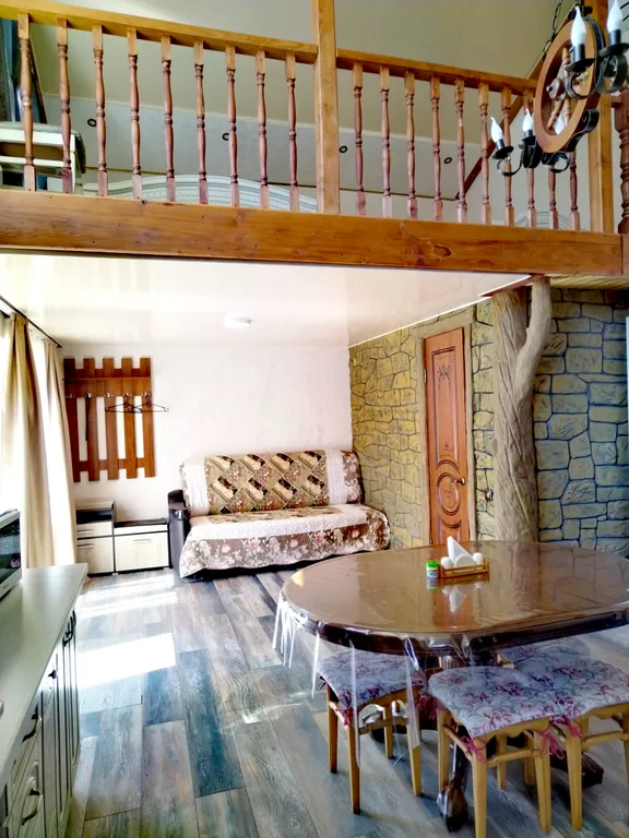 Домик с камином в горах