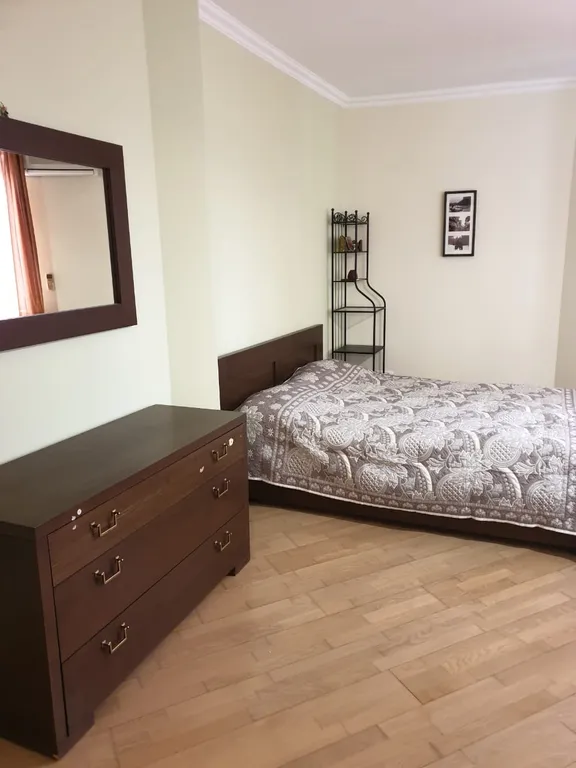 Просторная видовая квартира с кондиционером в 5 минутах от моря