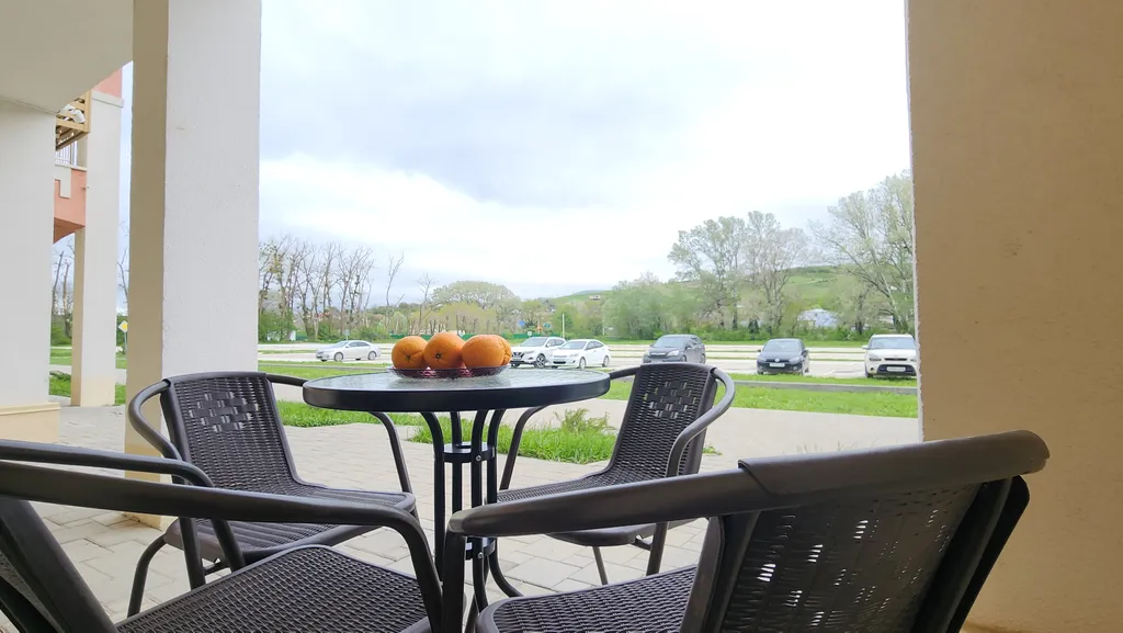 Трехкомнатная квартира в ЖК с бассейном