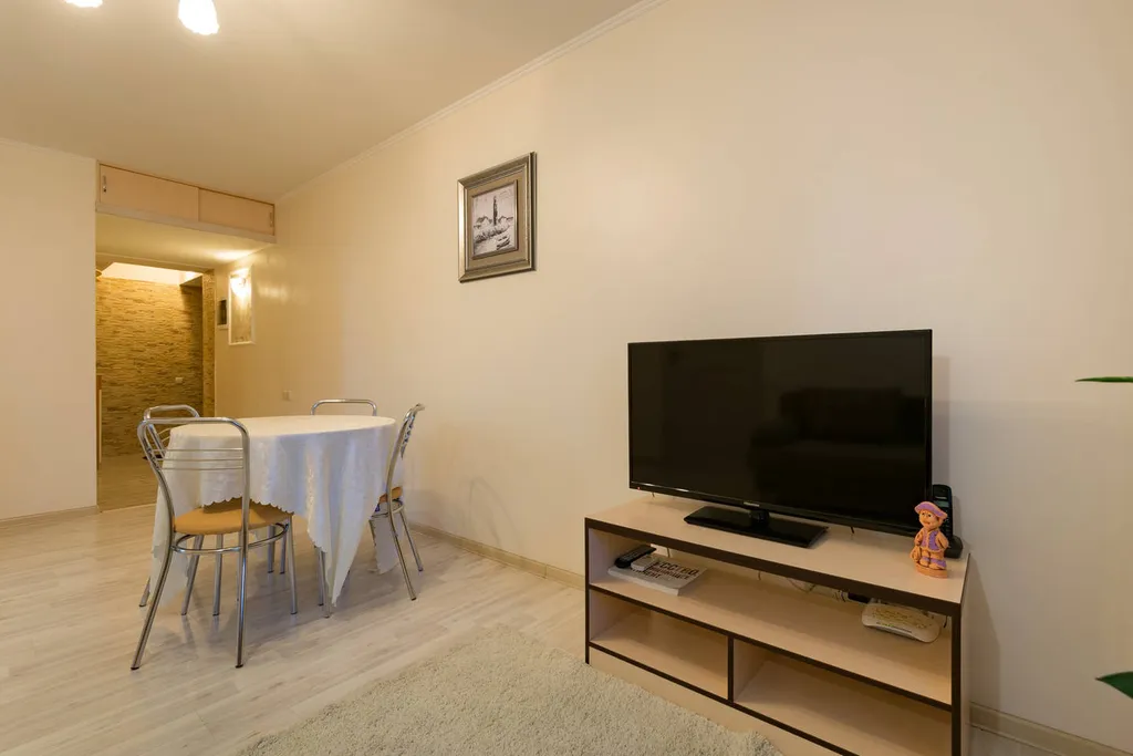 2 комнатная квартира в центре рядом с главной площадью Алматы