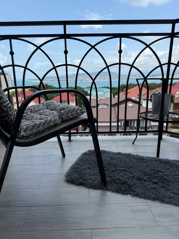 Квартира Апартаменты с видом на море около отеля Метрополь — Геленджик