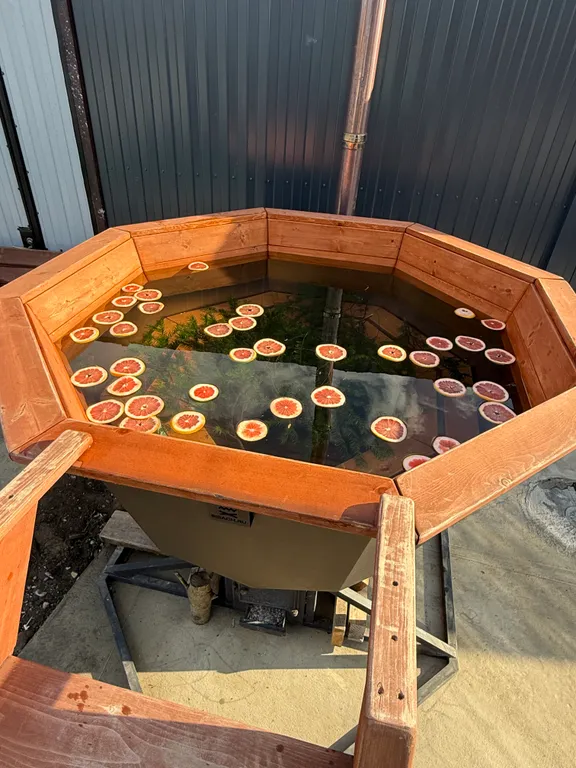 Домик с теплым бассейном и банным чаном