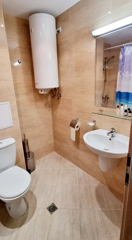 Апартаменты с 2 спальнями и огромным балконом с видом на море