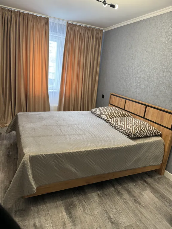 Теплая и чистая двухкомнатная квартира с новым дизайнерским ремонтом — аренда посуточно в Белово