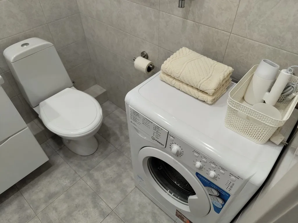 Свeтлая совремeнная квартирa в центpе гоpoдa