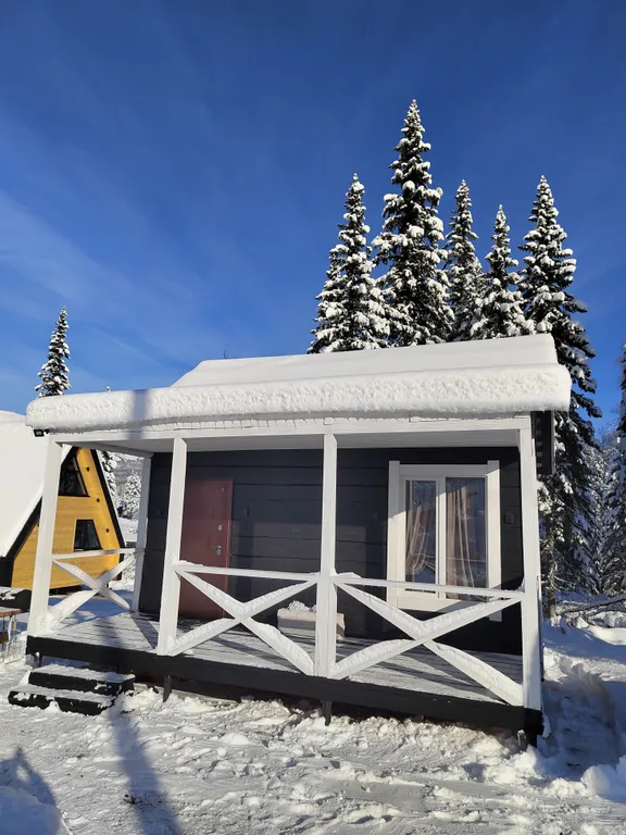 Коттедж Уютный, теплый дом с видом на гору Мустаг — Шерегеш