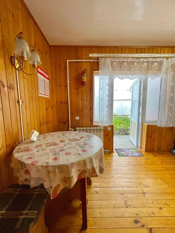 Коттедж Трехкомнатные апартаменты с балконом и с отдельным входом на земле — Анапа