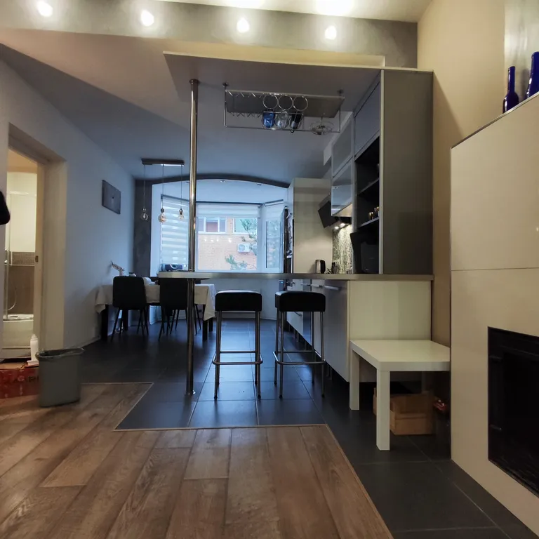 Сдается 2 этажа в 4-этажном таунхаусе