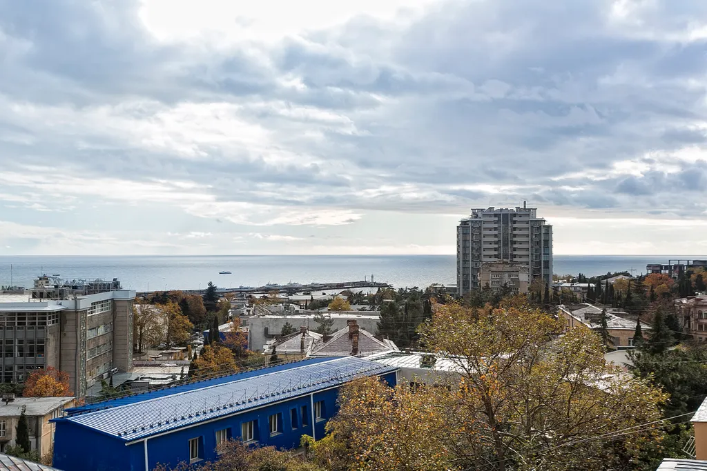 Садовая. В самом центре, вид на море