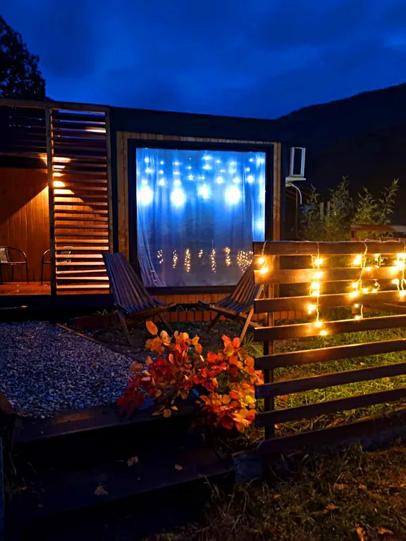 Коттедж Сканди-домик с панорамными окнами в горах у моря — Прасковеевка