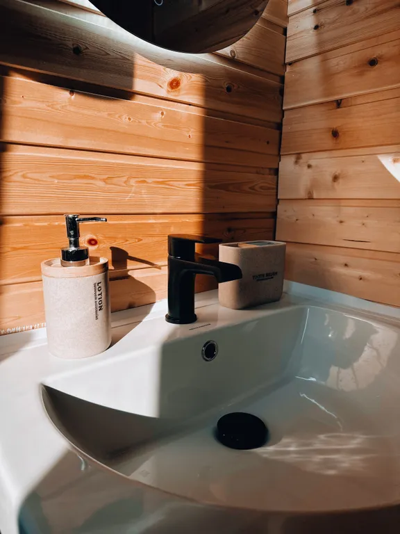 Уютный дом с банным чаном на берегу озера Кончезеро