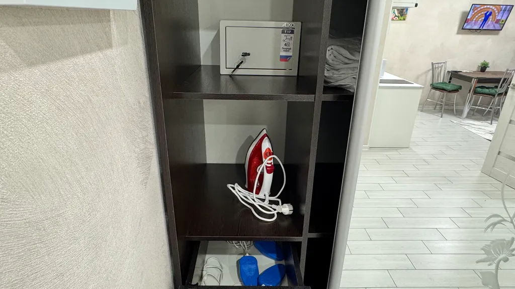 Квартира с отдельной спальней рядом с Казино и Ред Ареной 02