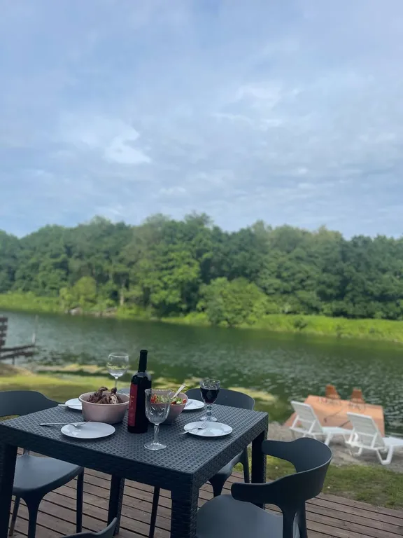 Дом на берегу озера