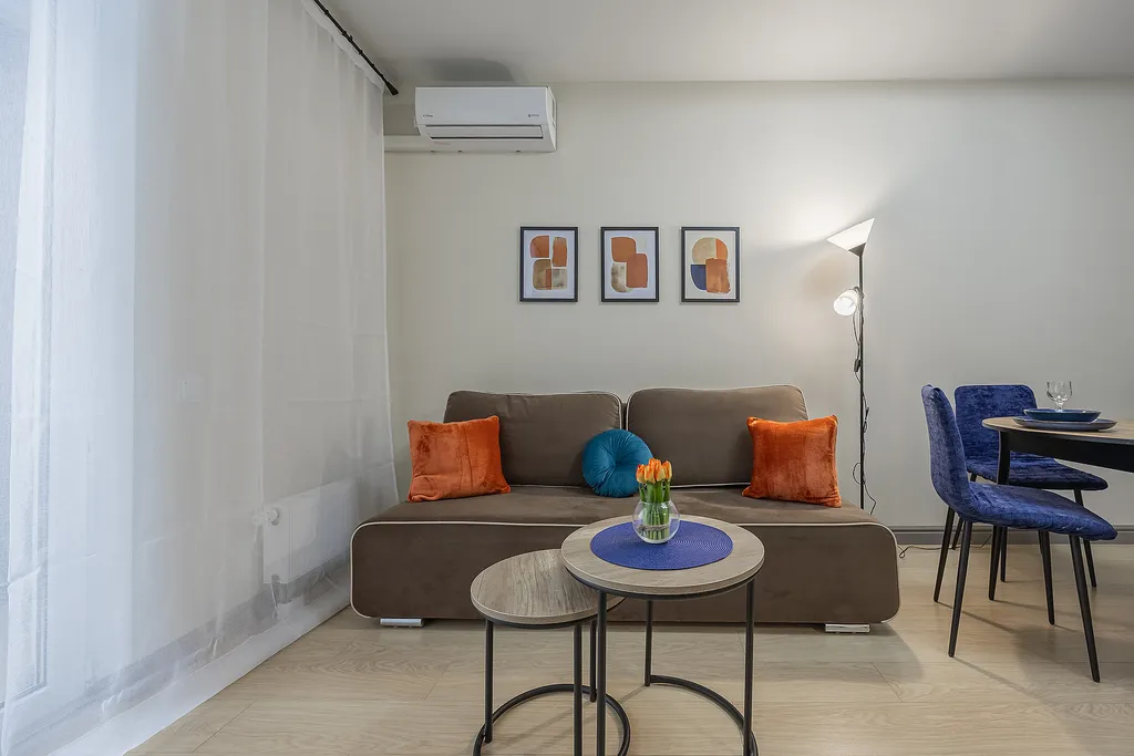 Новая квартира в центре города у метро Горьковская