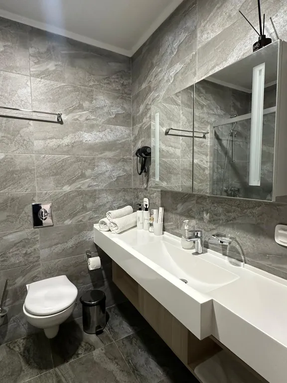 Yes apart у Ботанического сада