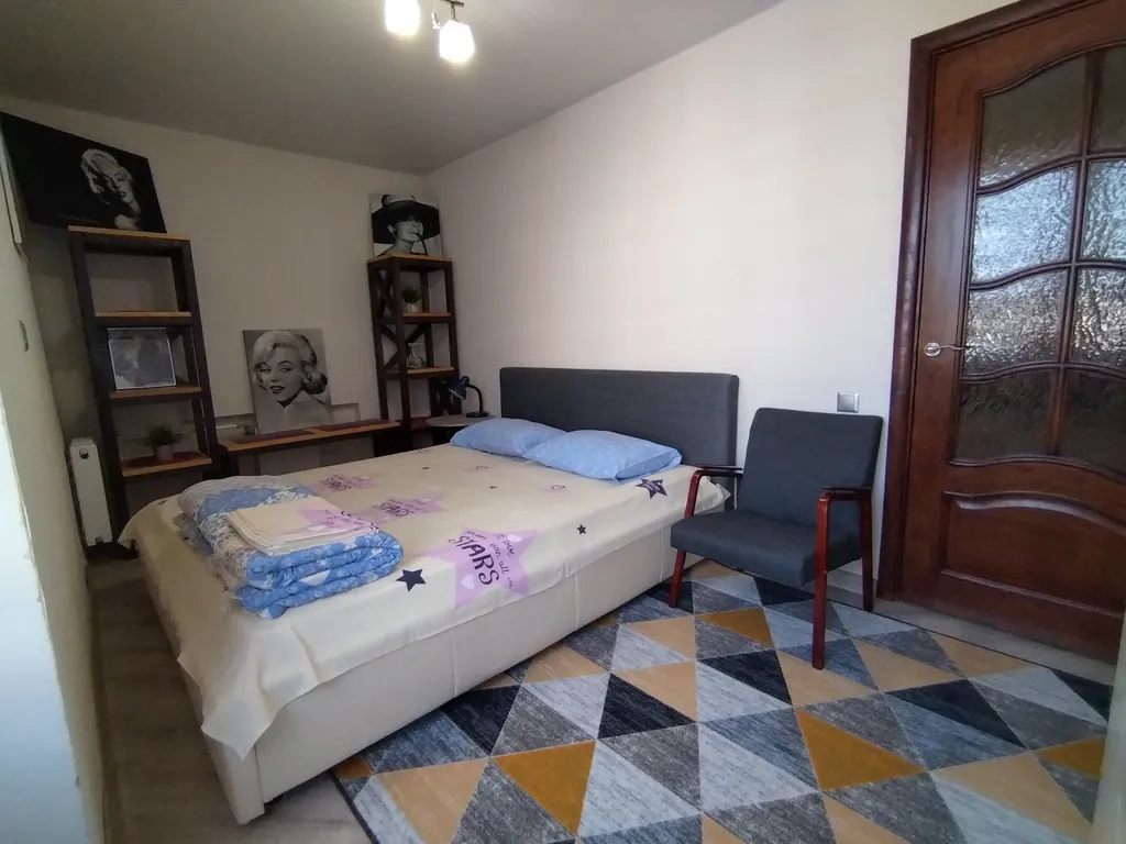 Квартира-студия с отдельной спальней, центр