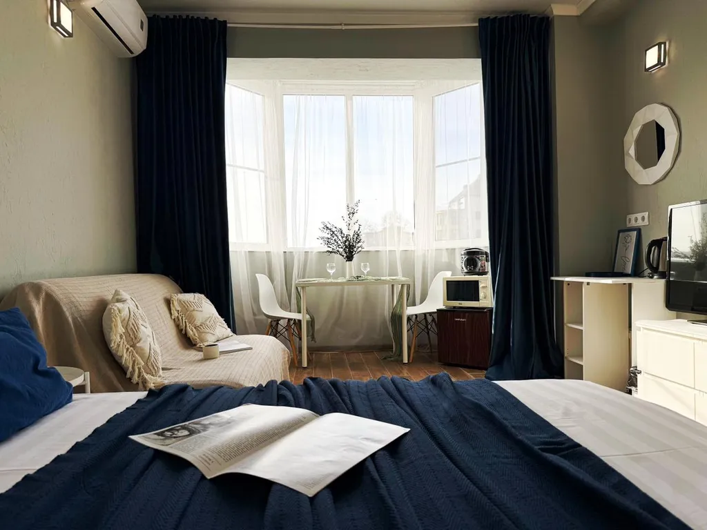 Студия с видом на море