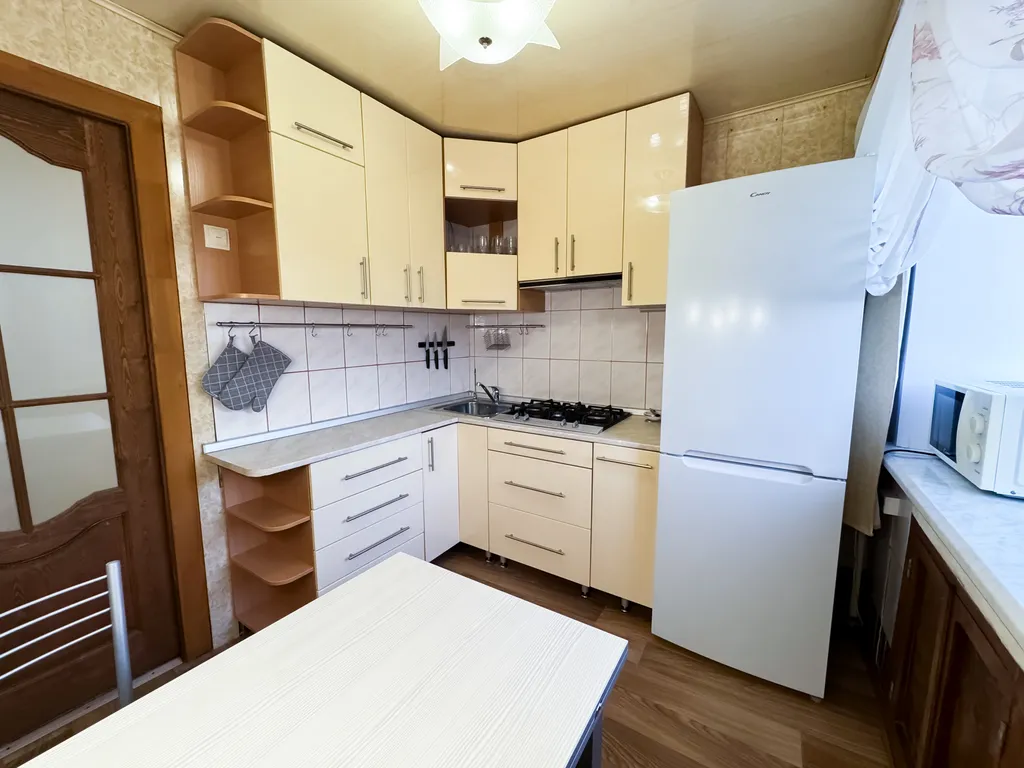 2‑комн. квартира в центре Мурманска на ул. Карла Маркса, 9