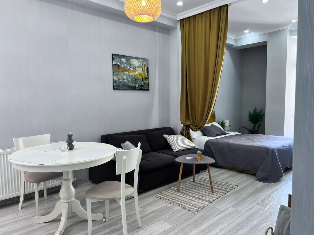 Студия возле Круглого сада