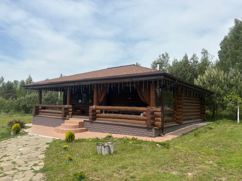 Сруб из бревна с баней внутри