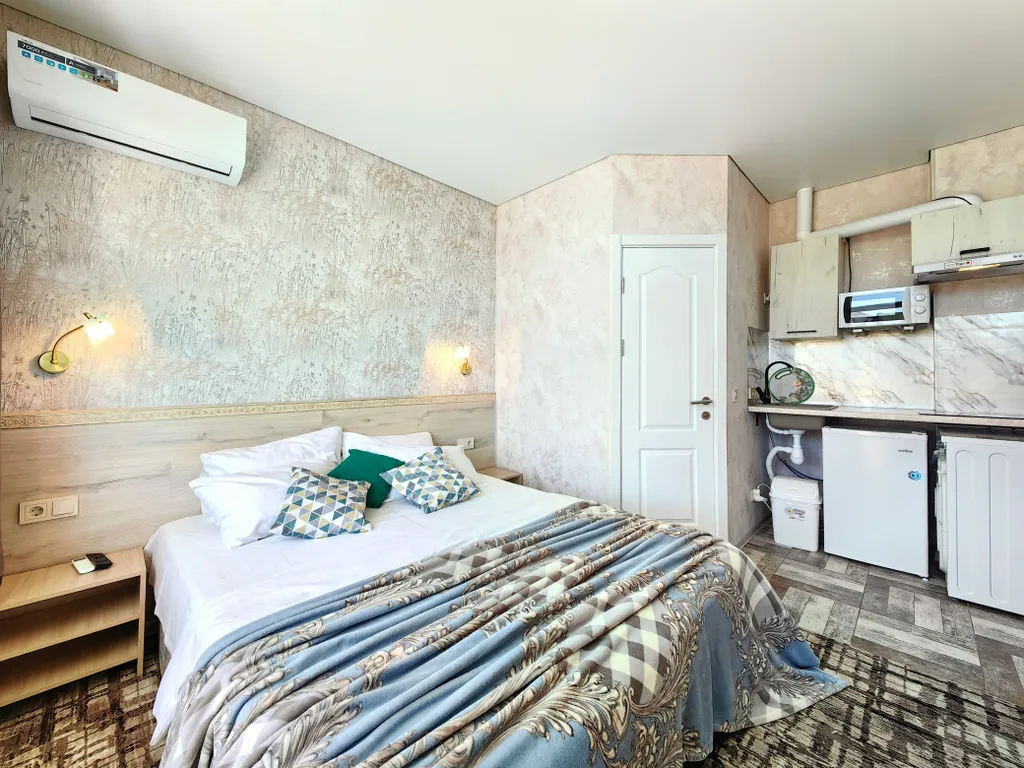 Квартира Квартира Студия с отоплением, кухней, стиралкой, балконом, парковкой, беседкой — Судак