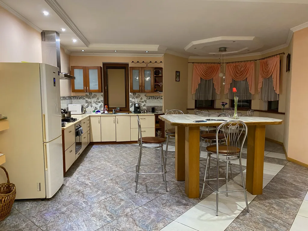 4-комнатный Дом