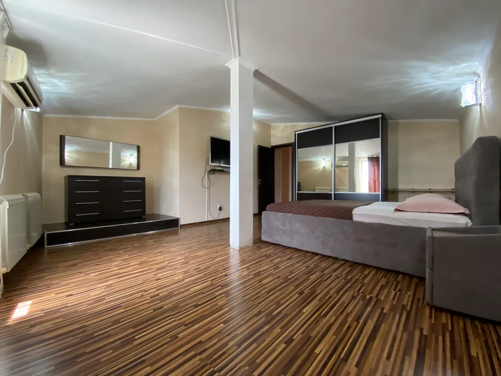 4-комнатная Квартира