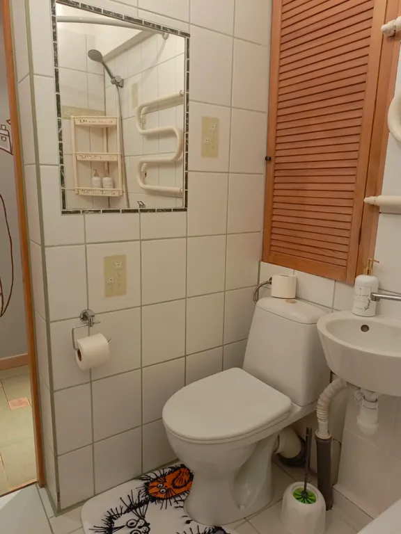 Светлая квартира на 1 этаже близко к морю