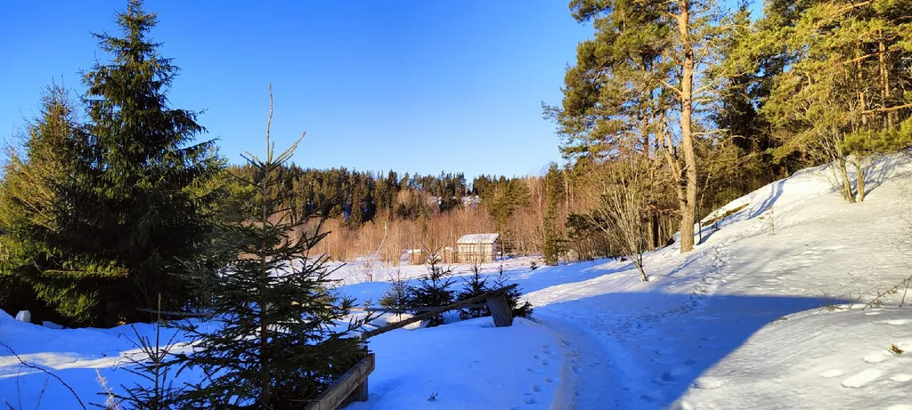 Дом и кемпинг у Змеиной горы