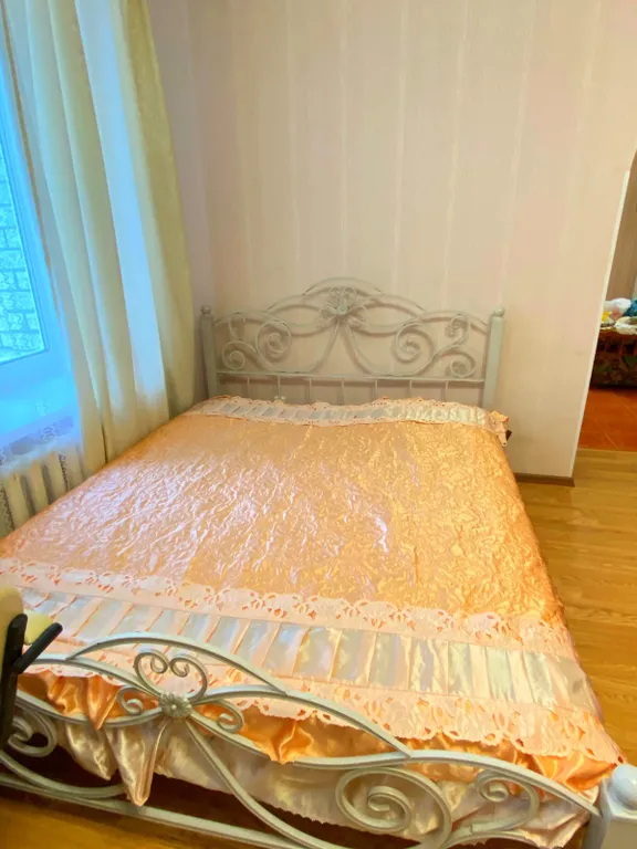 Дом с часами на площади Партизан