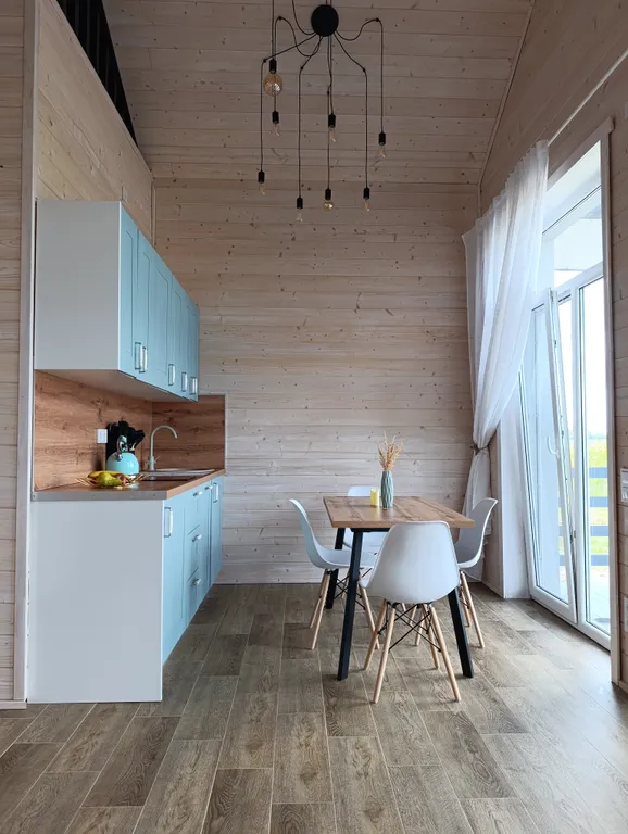 Уютный новый 2-этажный дом в 10 минутах от моря + Автомобиль