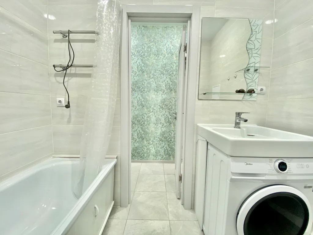 Квартира в центре, закрытая территория, очень красивый двор и спорт площадки