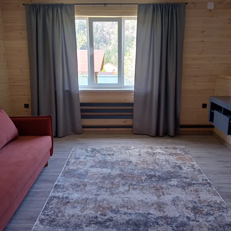 Уютный дом в саду