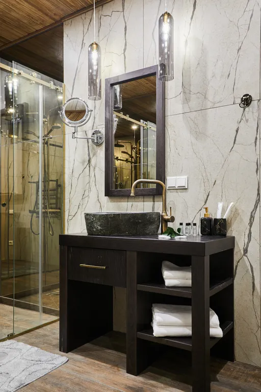 Полулюкс с кроватью размера king-size видом на озеро