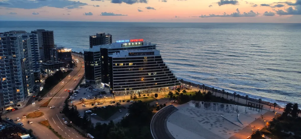 Апартамент в элитном комплексе у моря и парка с бассейном и спа-зоной